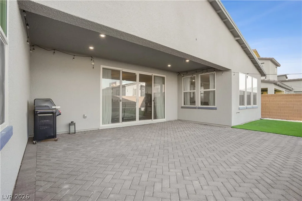 6842 Empire Cliff, North Las Vegas, NV 89084