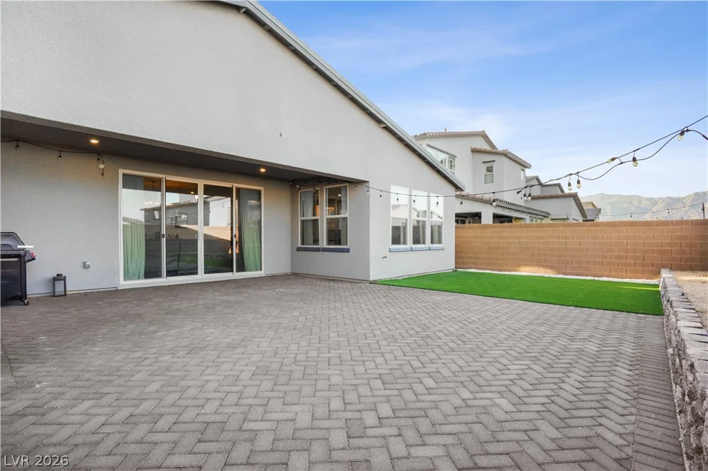 6842 Empire Cliff, North Las Vegas, NV 89084