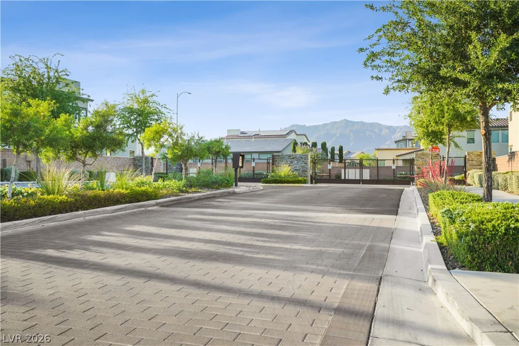 6842 Empire Cliff, North Las Vegas, NV 89084