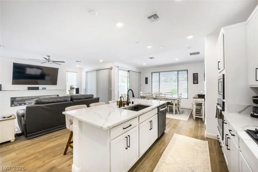 6467 Tavolara, Las Vegas, NV 89166