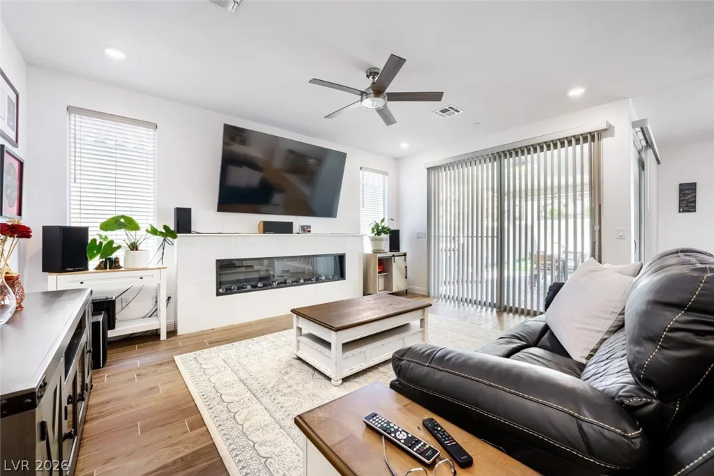 6467 Tavolara, Las Vegas, NV 89166