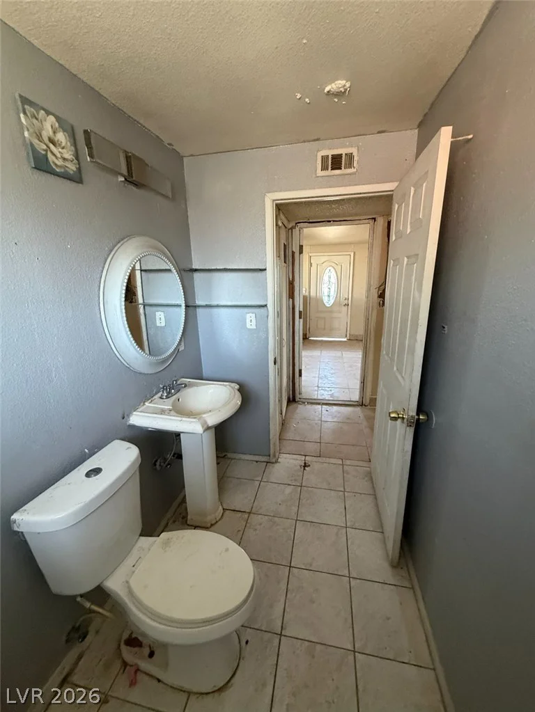 4060 Carey, Las Vegas, NV 89115
