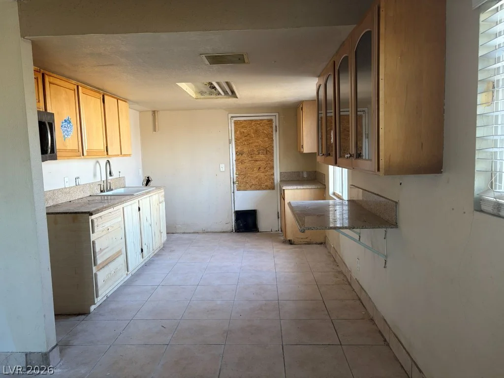 4060 Carey, Las Vegas, NV 89115