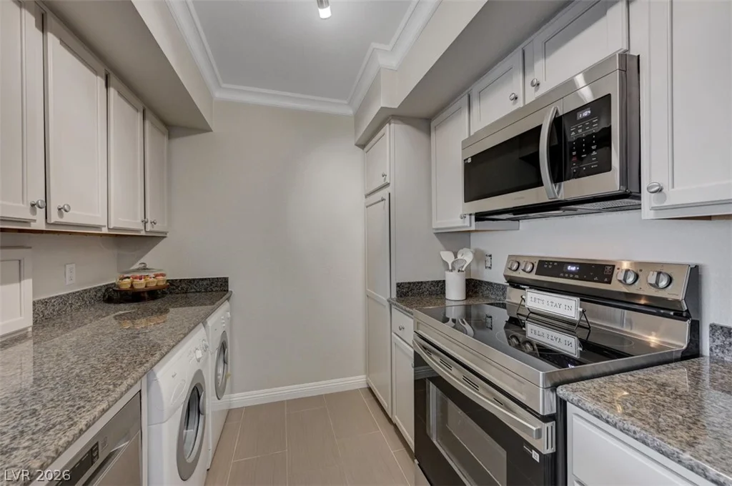 2845 Loveland, Las Vegas, NV 89109