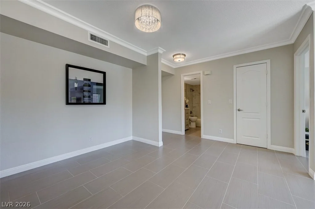 2845 Loveland, Las Vegas, NV 89109