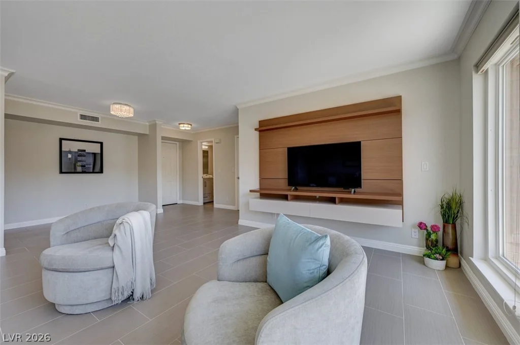 2845 Loveland, Las Vegas, NV 89109