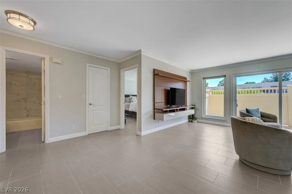 2845 Loveland, Las Vegas, NV 89109