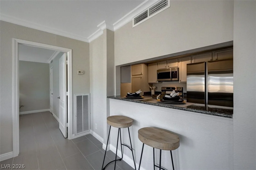 2845 Loveland, Las Vegas, NV 89109