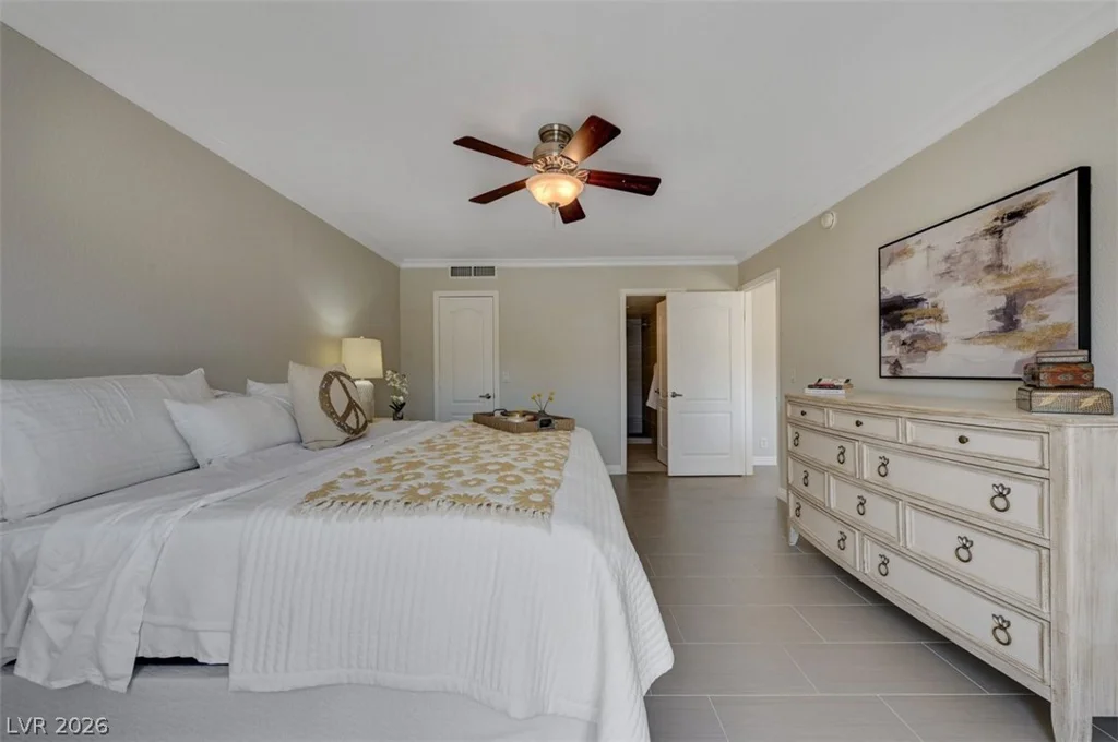 2845 Loveland, Las Vegas, NV 89109