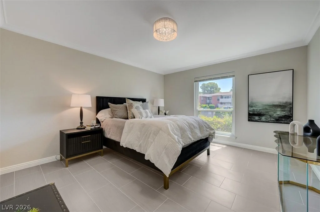 2845 Loveland, Las Vegas, NV 89109