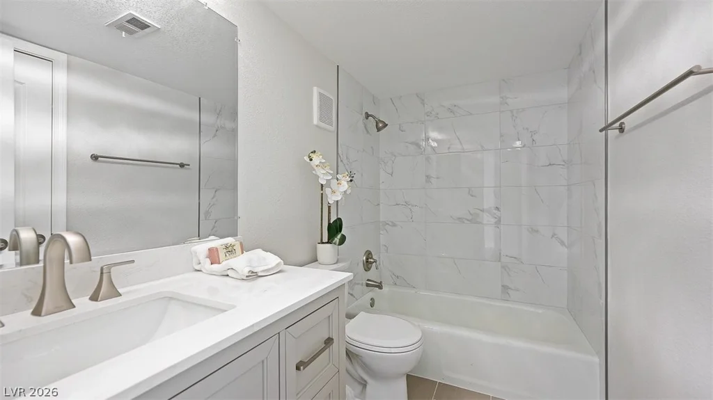 2845 Loveland, Las Vegas, NV 89109