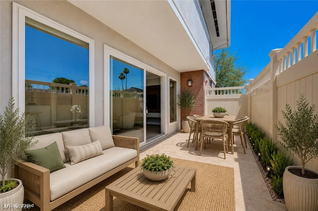 2845 Loveland, Las Vegas, NV 89109