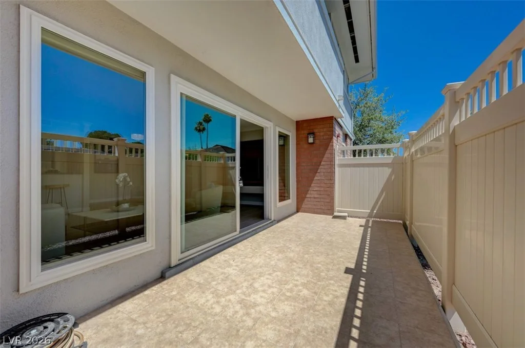 2845 Loveland, Las Vegas, NV 89109