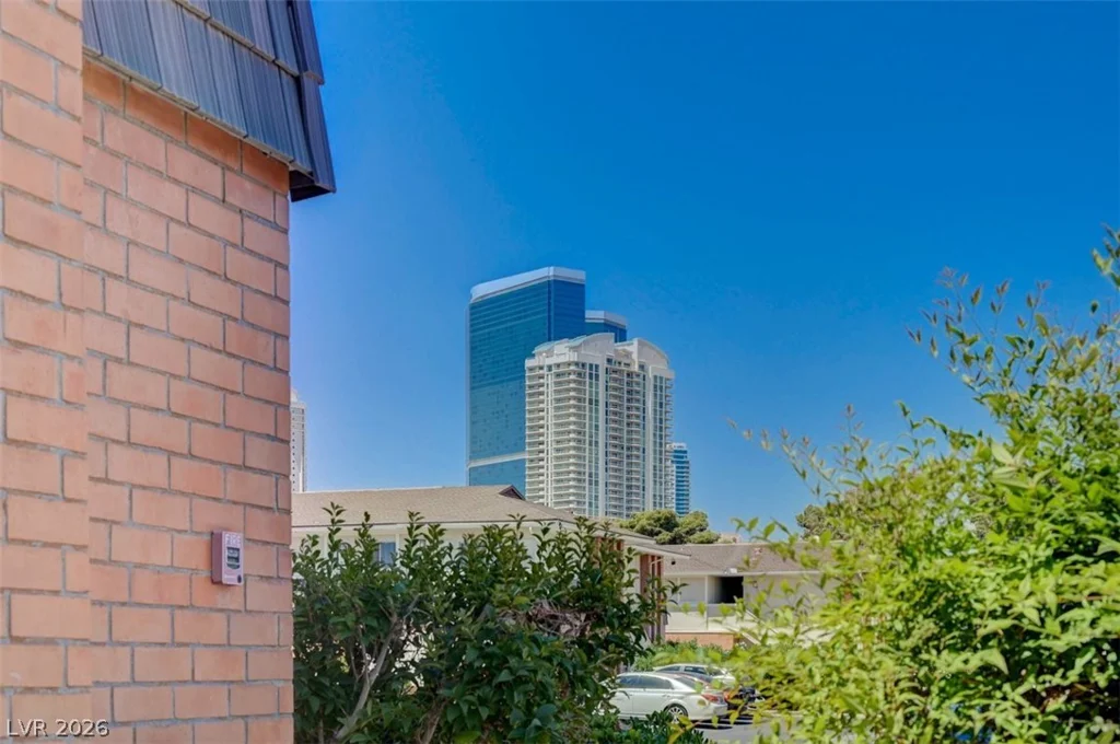 2845 Loveland, Las Vegas, NV 89109