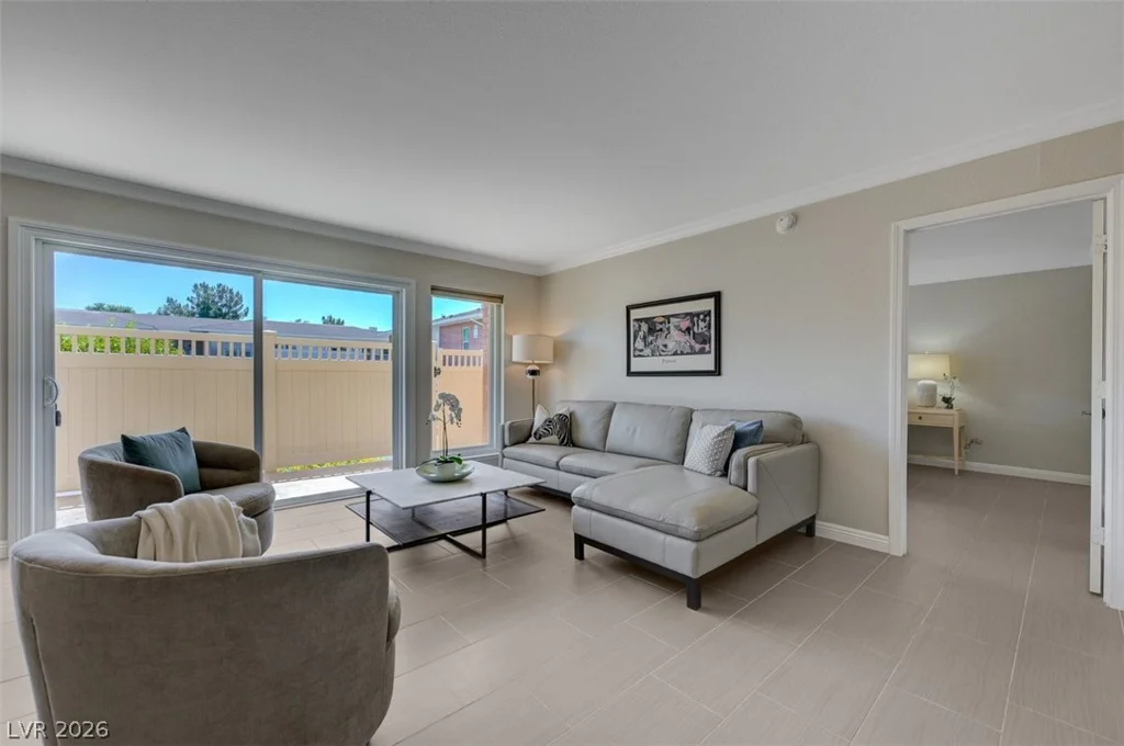 2845 Loveland, Las Vegas, NV 89109