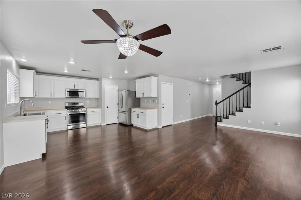 10348 Maurice River, Las Vegas, NV 89183