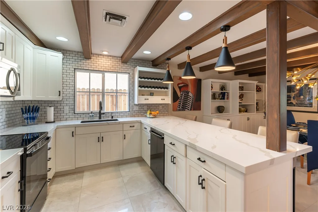 2845 QUEENS COURTYARD, Las Vegas, NV 89109