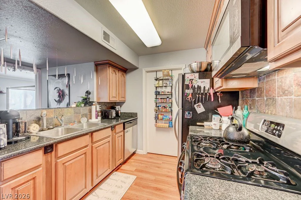 7885 Flamingo, Las Vegas, NV 89147