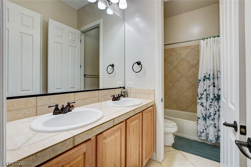 7521 Java Sparrow, North Las Vegas, NV 89084