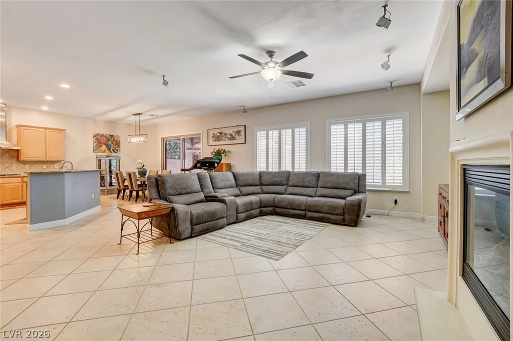 7521 Java Sparrow, North Las Vegas, NV 89084