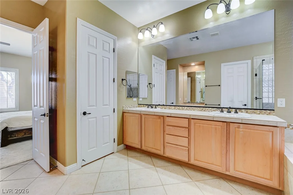 7521 Java Sparrow, North Las Vegas, NV 89084
