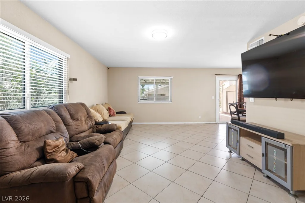 8209 Hydra, Las Vegas, NV 89128