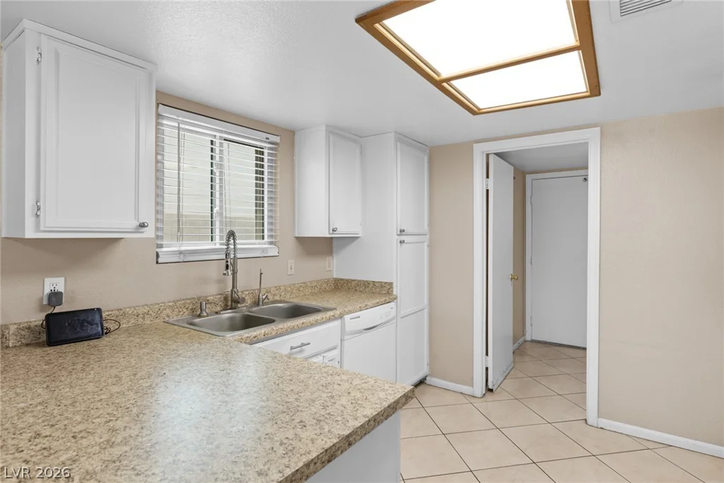 8209 Hydra, Las Vegas, NV 89128