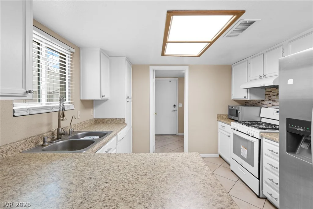 8209 Hydra, Las Vegas, NV 89128
