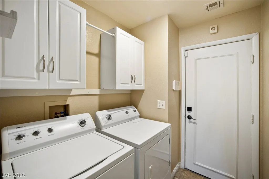 8572 Shady Pines, Las Vegas, NV 89143