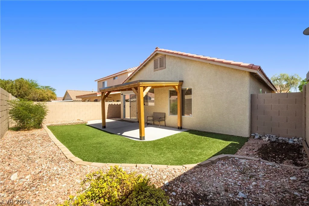 8572 Shady Pines, Las Vegas, NV 89143
