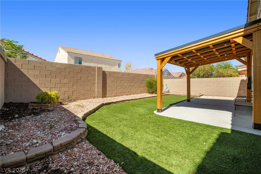 8572 Shady Pines, Las Vegas, NV 89143