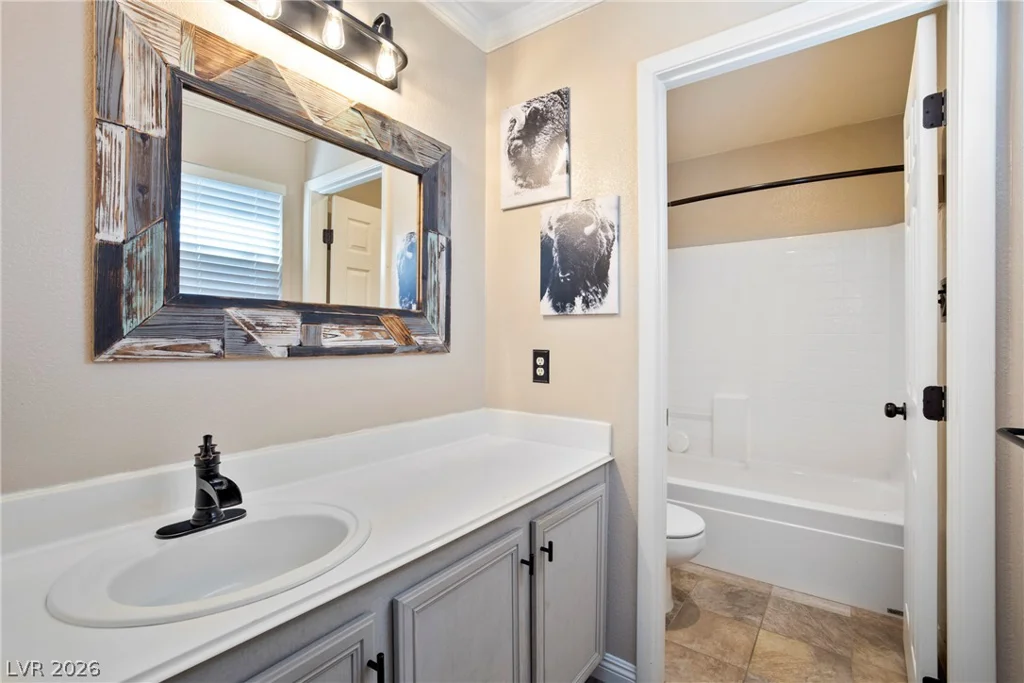 8572 Shady Pines, Las Vegas, NV 89143