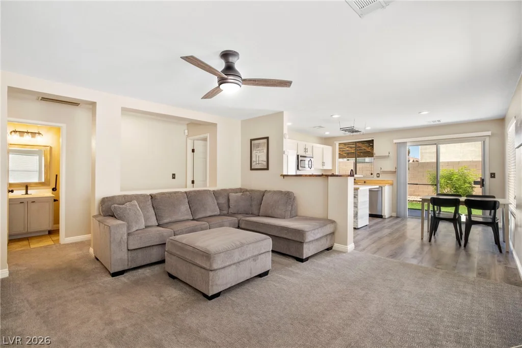 8572 Shady Pines, Las Vegas, NV 89143