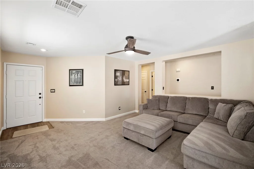 8572 Shady Pines, Las Vegas, NV 89143