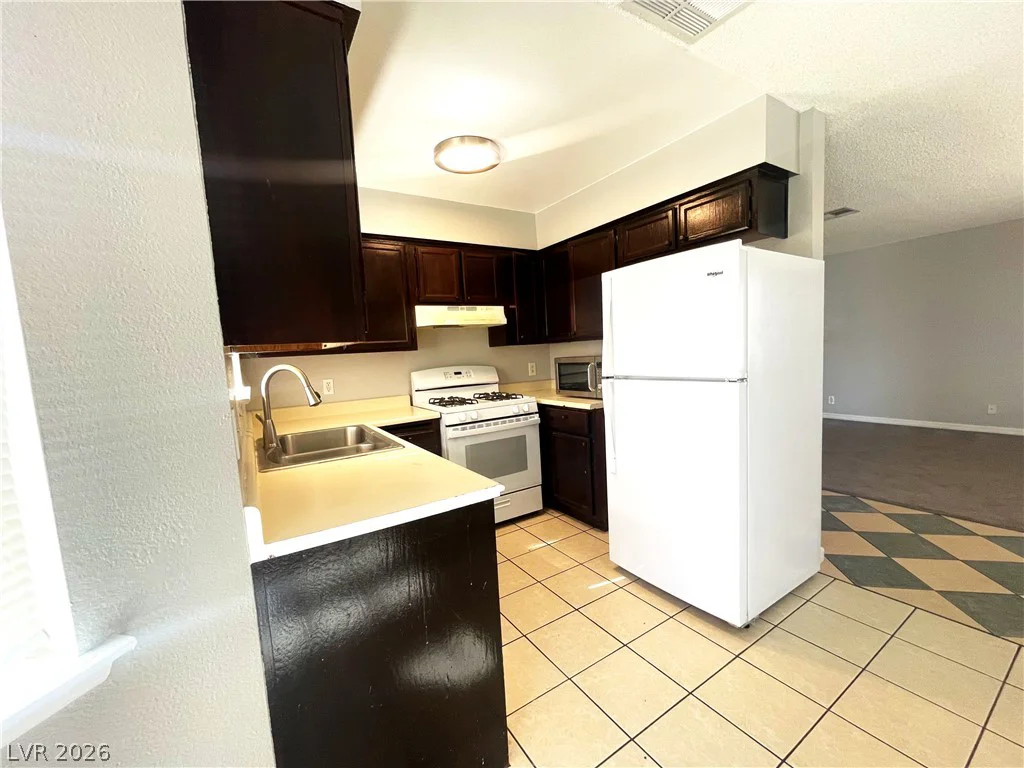 515 Chandler, Henderson, NV 89014