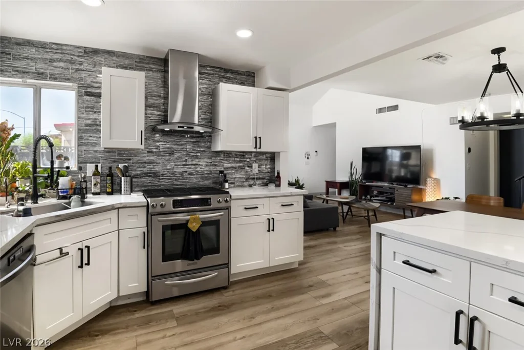 345 Warmside, Las Vegas, NV 89145