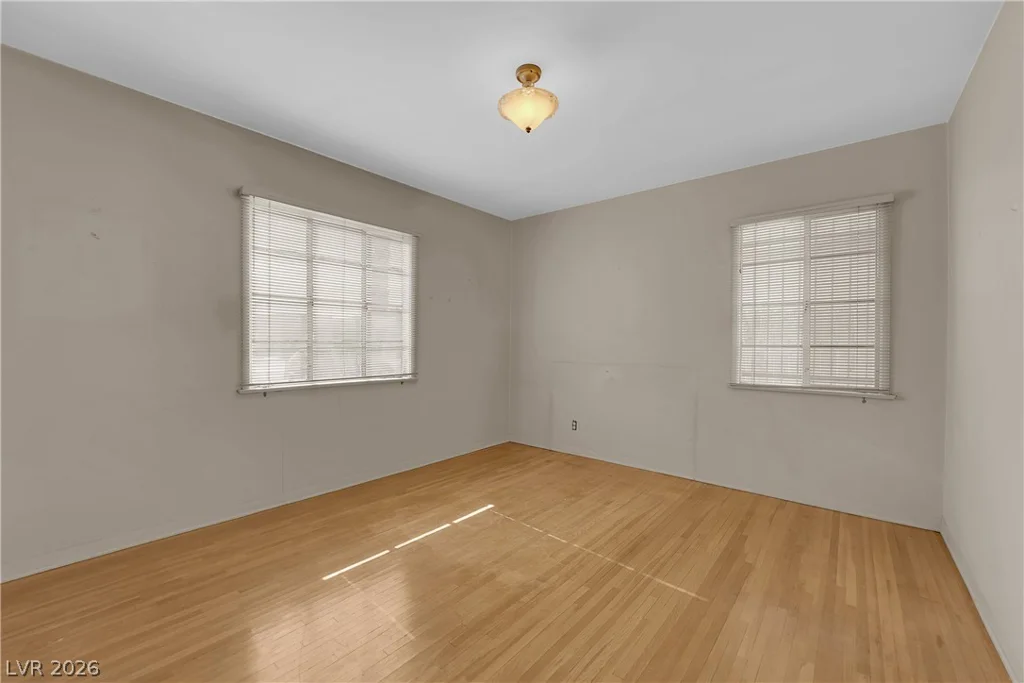 433 10th, Las Vegas, NV 89101