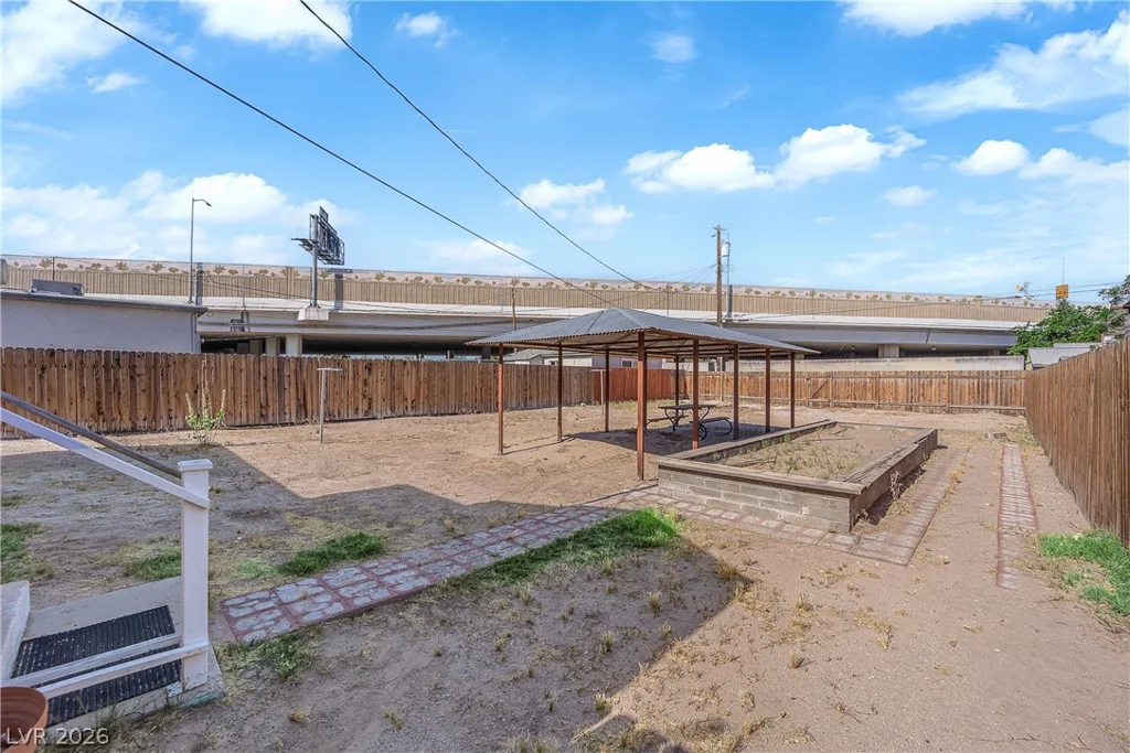 433 10th, Las Vegas, NV 89101