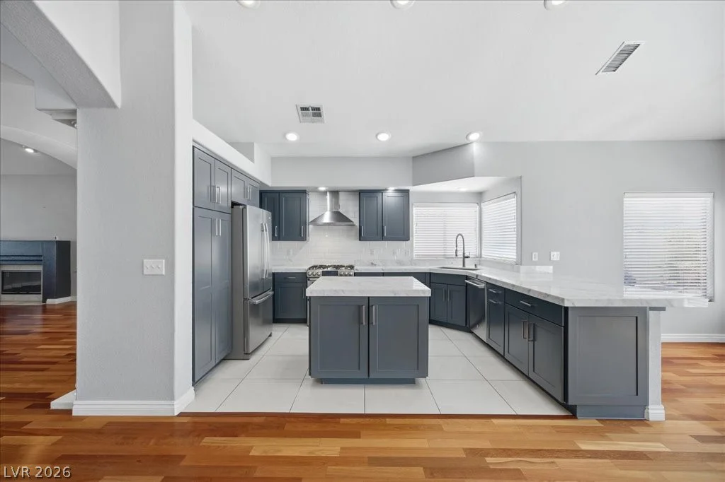 8105 Lake Hills, Las Vegas, NV 89128