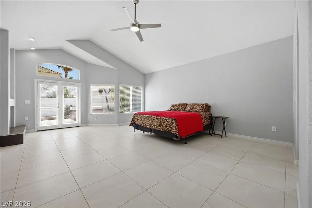 8105 Lake Hills, Las Vegas, NV 89128