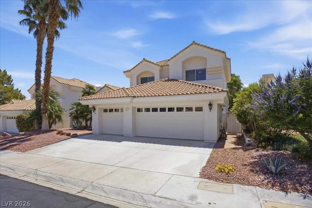 8105 Lake Hills, Las Vegas, NV 89128