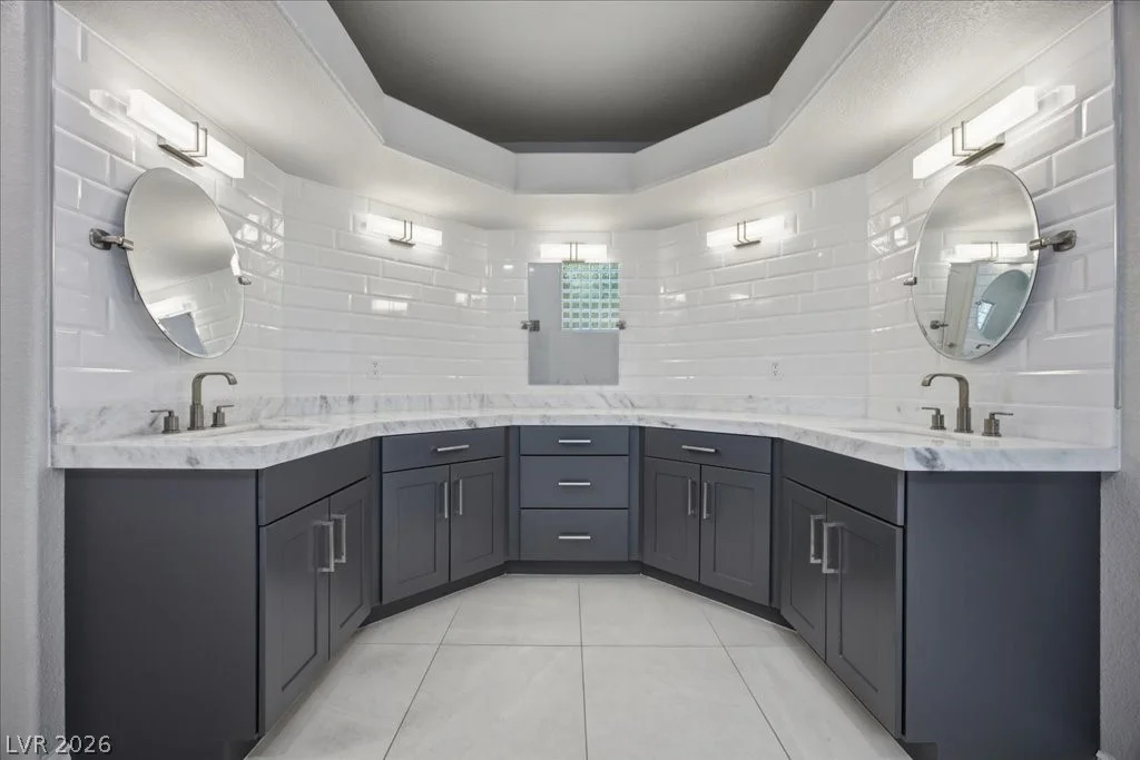 8105 Lake Hills, Las Vegas, NV 89128