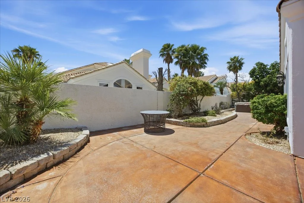 8105 Lake Hills, Las Vegas, NV 89128