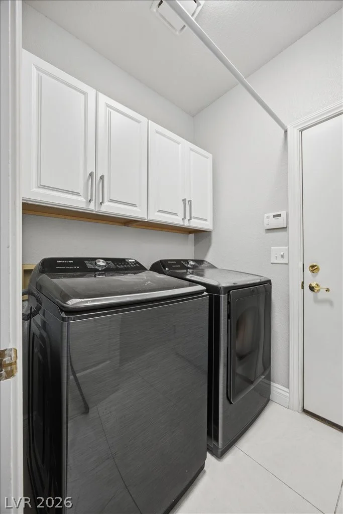 8105 Lake Hills, Las Vegas, NV 89128