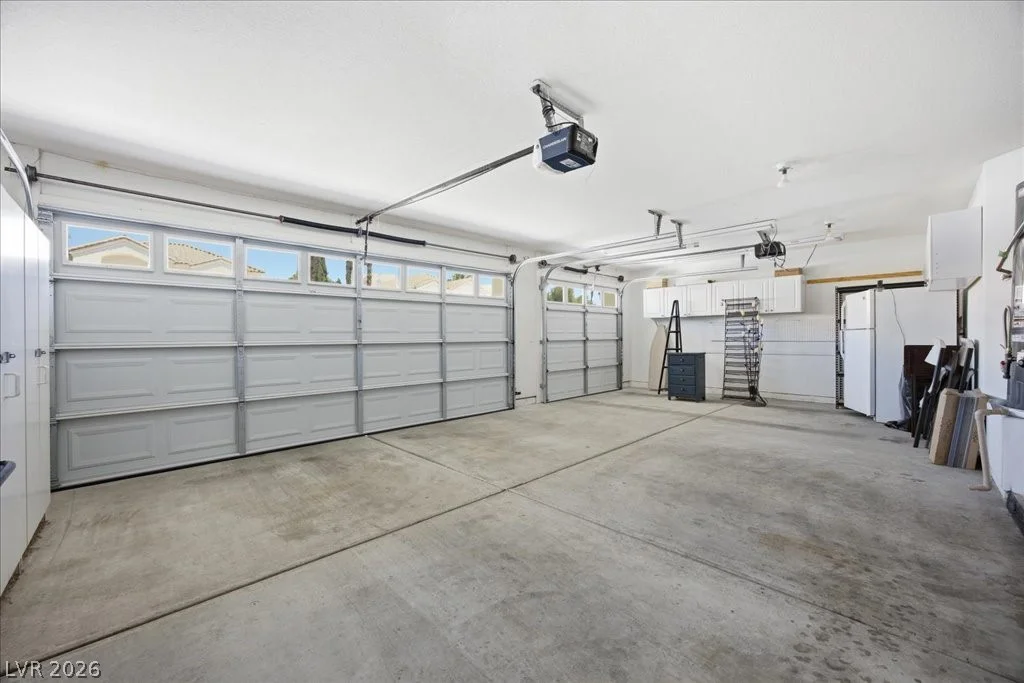 8105 Lake Hills, Las Vegas, NV 89128