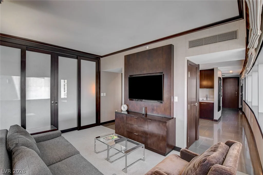2600 Harmon, Las Vegas, NV 89158