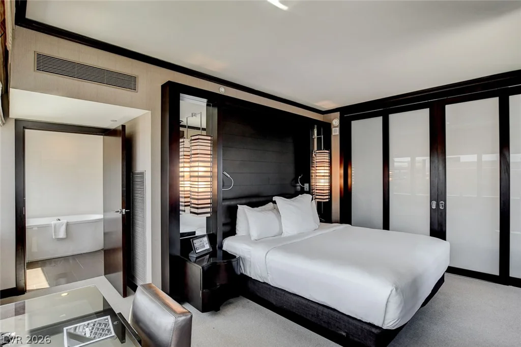 2600 Harmon, Las Vegas, NV 89158