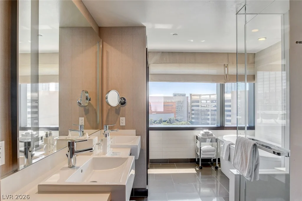 2600 Harmon, Las Vegas, NV 89158