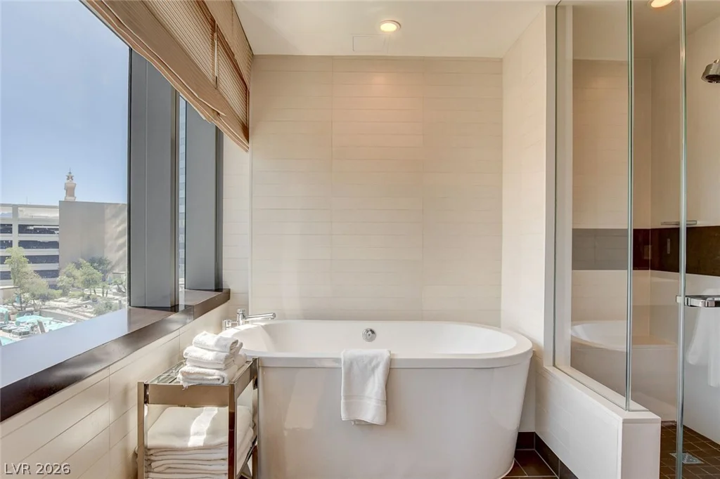 2600 Harmon, Las Vegas, NV 89158