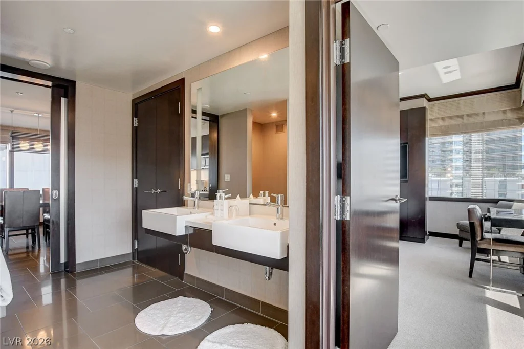 2600 Harmon, Las Vegas, NV 89158